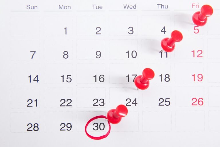 Jours fériés en Belgique : calendrier avec plusieurs dates marquées pour organiser les jours de remplacement
